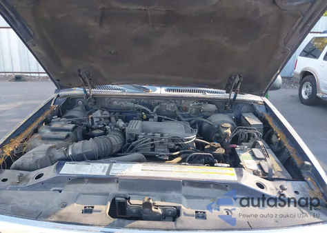 2000 Ford Explorer Xlt из США, поврежденный, VIN 1FMZU83P7YZA23894